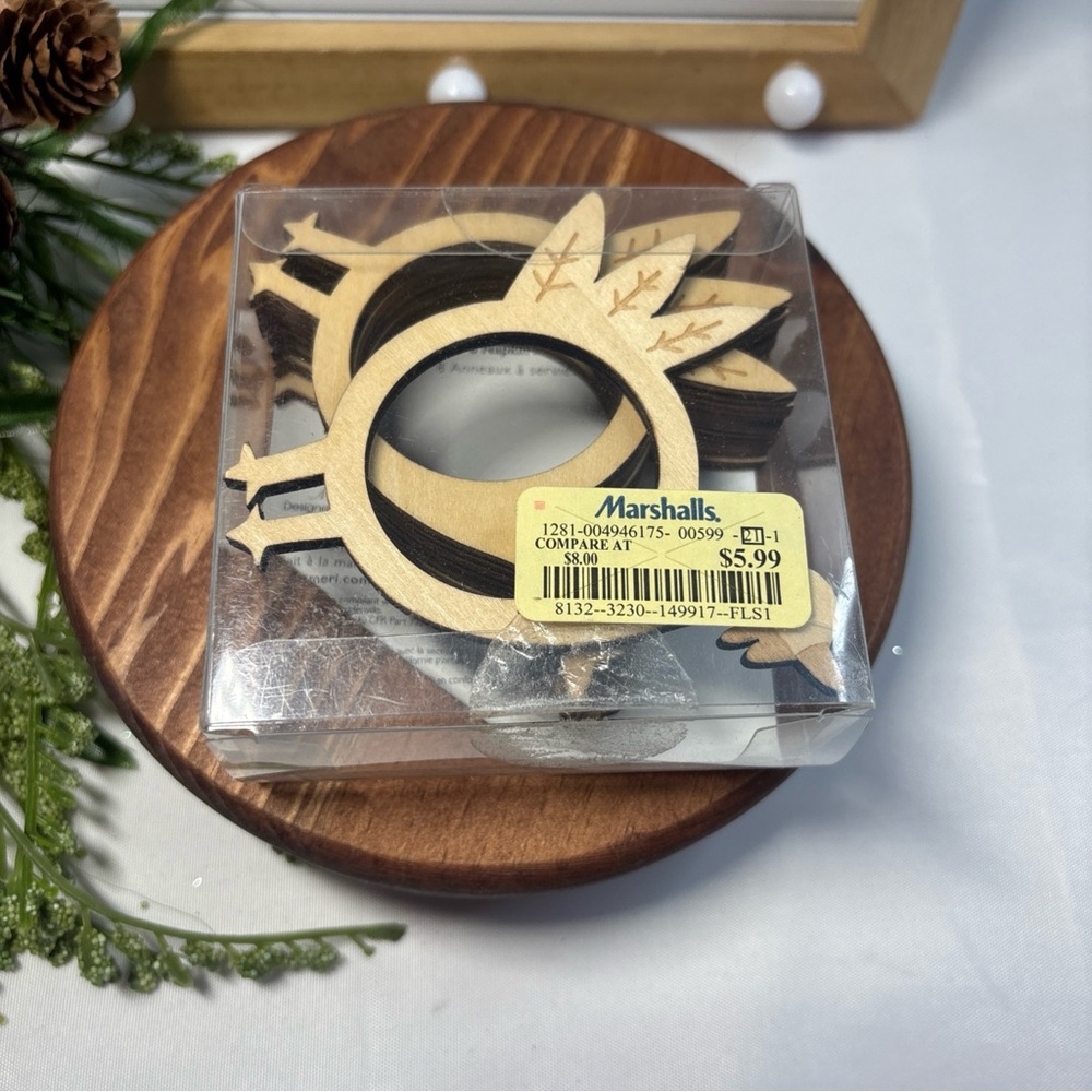 Marshalls Wooden Napkin Rings with Star and Leaf Design